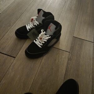 Jordan Black 5 Black Metallic 8.5